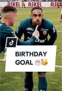 Lire la suite à propos de l’article Football: Un mais à la Dernière Minute pour CELÉBRER Son anniversaire … |Tik Tok
