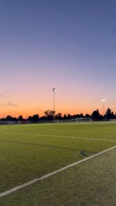 Lire la suite à propos de l’article Football Sunset ⚽️|Pinterest