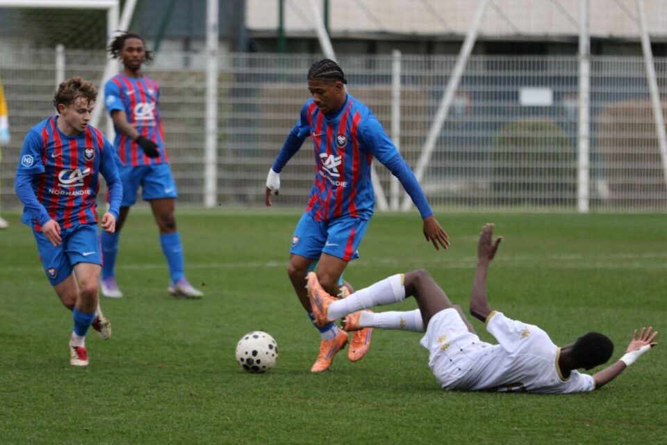 Le défenseur central Mathis Romder.