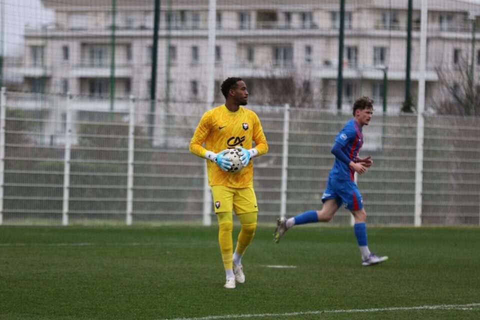 Yannis Clémentia était aligné au but pour la deuxième fois seulement en réserve cette saison.