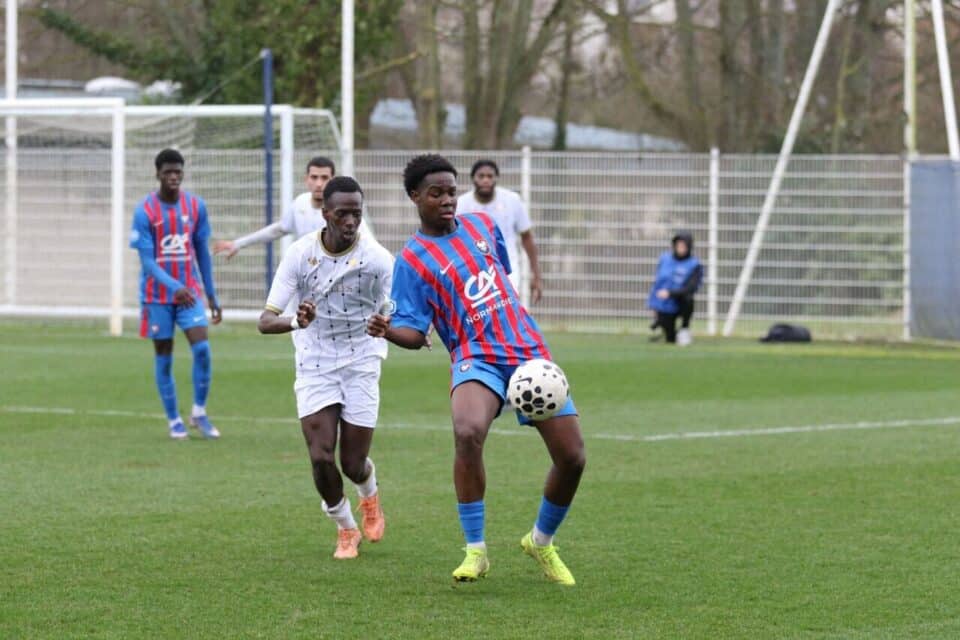 Cluver Sambi, le jeune milieu de terrain.